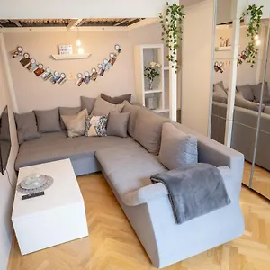  Apartment Cozy Modern Nest In The Heart Of With Netflix Austria